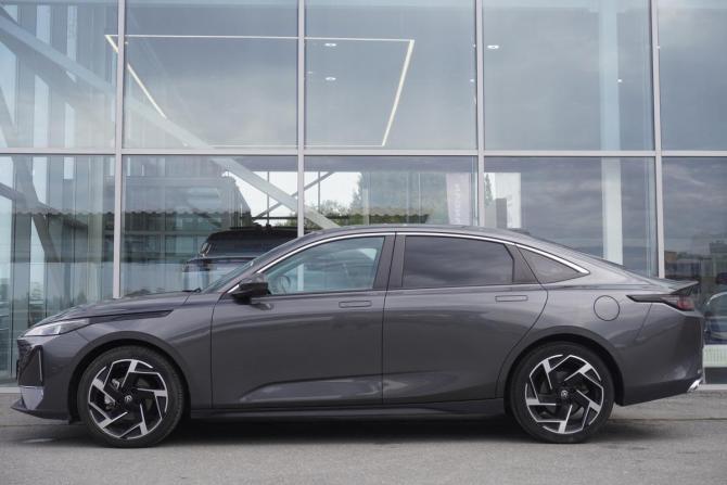 Changan Lamore с пробегом 2023 года, цена 2 099 000 рублей, 17702 км, седан, Автокод Объявления