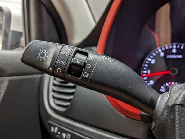 Kia Rio IV Рестайлинг с пробегом 2022 года, цена 1 765 000 рублей, 52000 км, седан, Автокод Объявления