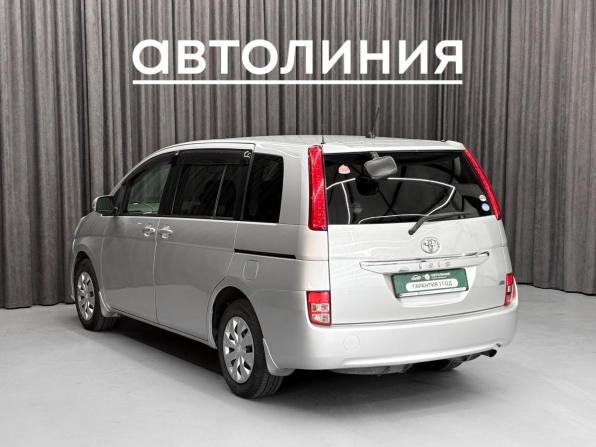 Toyota ISis I Рестайлинг с пробегом 2010 года, цена 1 089 000 рублей, 236000 км, минивэн, Автокод Объявления