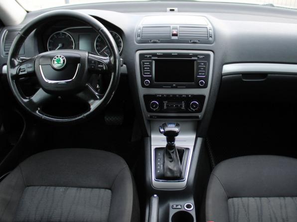 Skoda Octavia II (A5) Рестайлинг с пробегом 2011 года, цена 659 000 рублей, 206262 км, лифтбек, Автокод Объявления