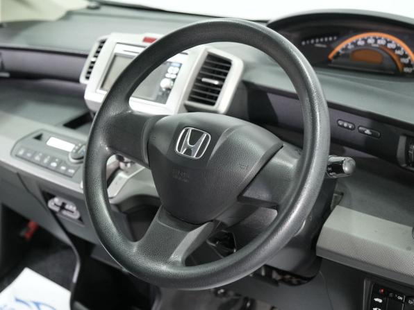 Honda Freed I с пробегом 2010 года, цена 1 050 000 рублей, 163341 км, компактвэн, Автокод Объявления
