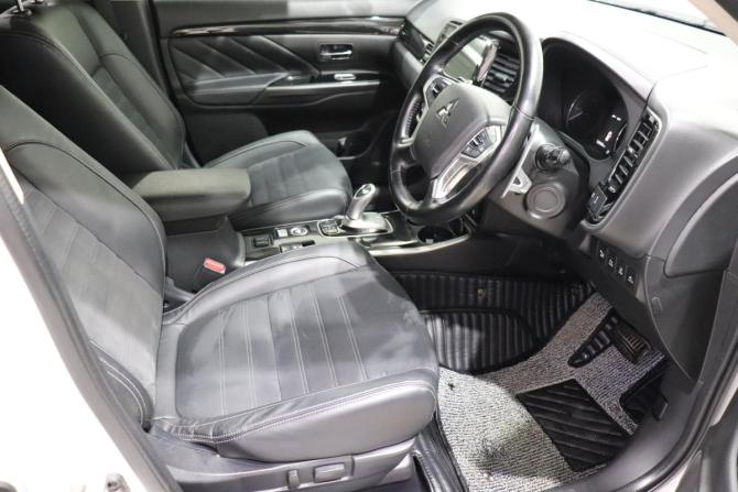 Mitsubishi Outlander III Рестайлинг 2 с пробегом 2017 года, цена 2 130 000 рублей, 123527 км, внедорожник, Автокод Объявления