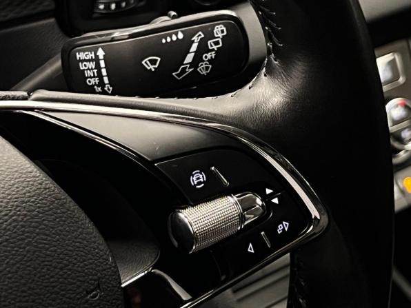 Skoda Karoq I с пробегом 2021 года, цена 1 999 000 рублей, 140769 км, внедорожник, Автокод Объявления