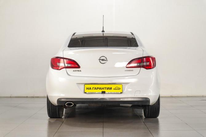 Opel Astra J Рестайлинг с пробегом 2013 года, цена 739 000 рублей, 176000 км, седан, Автокод Объявления