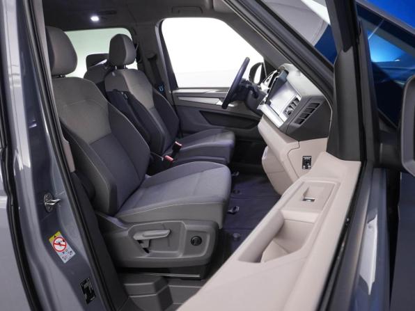 Volkswagen Multivan T7 с пробегом 2022 года, цена 7 498 444 рубля, 9422 км, минивэн, Автокод Объявления