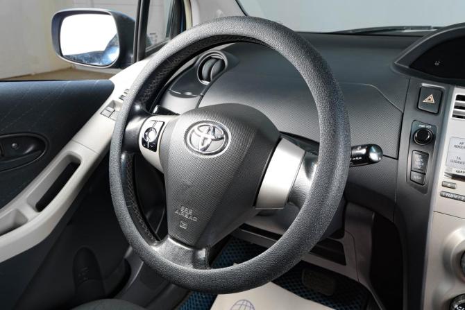 Toyota Yaris II с пробегом 2006 года, цена 749 000 рублей, 273208 км, хэтчбек, Автокод Объявления
