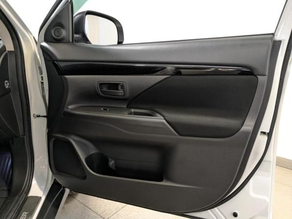 Mitsubishi Outlander III Рестайлинг 3 с пробегом 2019 года, цена 2 050 000 рублей, 82603 км, внедорожник, Автокод Объявления