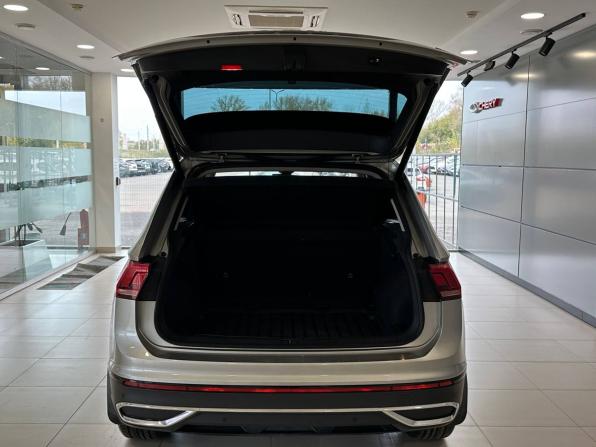 Volkswagen Tiguan II Рестайлинг с пробегом 2022 года, цена 3 087 000 рублей, 65825 км, внедорожник, Автокод Объявления
