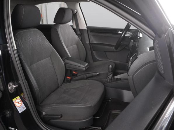 Volkswagen Polo VI с пробегом 2021 года, цена 1 599 000 рублей, 90275 км, лифтбек, Автокод Объявления