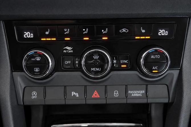 Skoda Karoq I с пробегом 2020 года, цена 1 990 000 рублей, 119025 км, внедорожник, Автокод Объявления