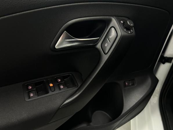 Volkswagen Polo V Рестайлинг с пробегом 2020 года, цена 1 250 000 рублей, 111123 км, седан, Автокод Объявления