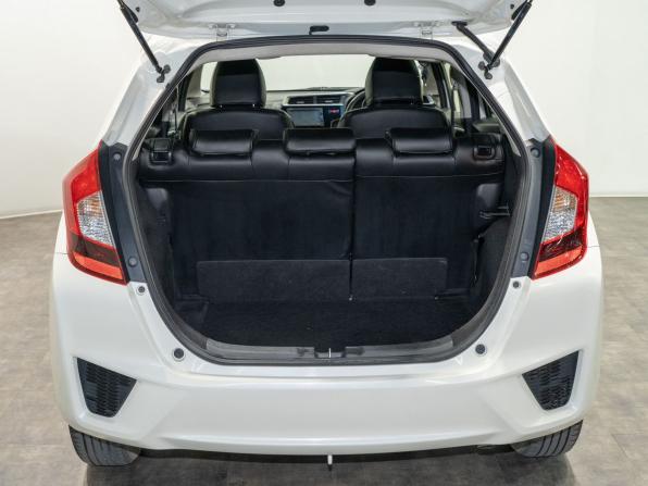 Honda Fit III с пробегом 2016 года, цена 995 000 рублей, 141366 км, хэтчбек, Автокод Объявления
