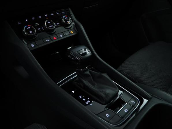 Skoda Karoq I с пробегом 2021 года, цена 2 099 050 рублей, 143954 км, внедорожник, Автокод Объявления