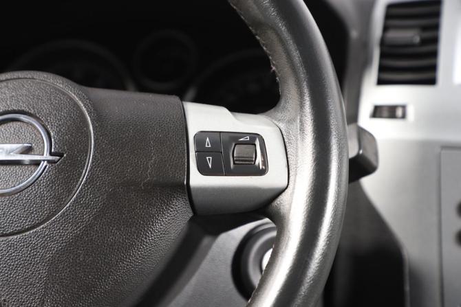 Opel Zafira B Рестайлинг с пробегом 2012 года, цена 749 000 рублей, 251000 км, компактвэн, Автокод Объявления