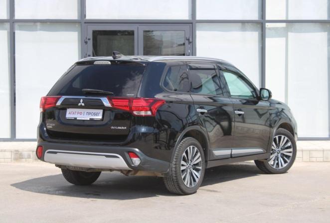 Mitsubishi Outlander III Рестайлинг 3 с пробегом 2019 года, цена 2 630 000 рублей, 68018 км, внедорожник, Автокод Объявления