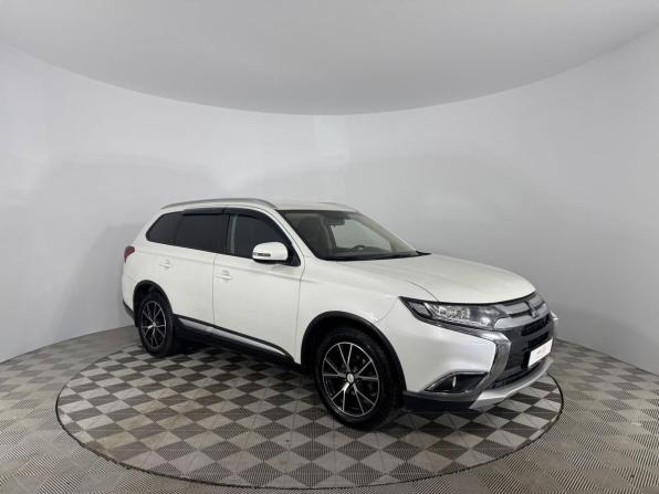 Mitsubishi Outlander III Рестайлинг 2 с пробегом 2017 года, цена 1 759 000 рублей, 171169 км, внедорожник, Автокод Объявления