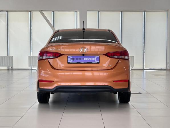 Hyundai Solaris II с пробегом 2018 года, цена 1 310 000 рублей, 153434 км, седан, Автокод Объявления