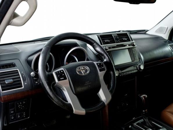Toyota Land Cruiser Prado 150 Series Рестайлинг 1 с пробегом 2014 года, цена 2 698 000 рублей, 333755 км, внедорожник, Автокод Объявления