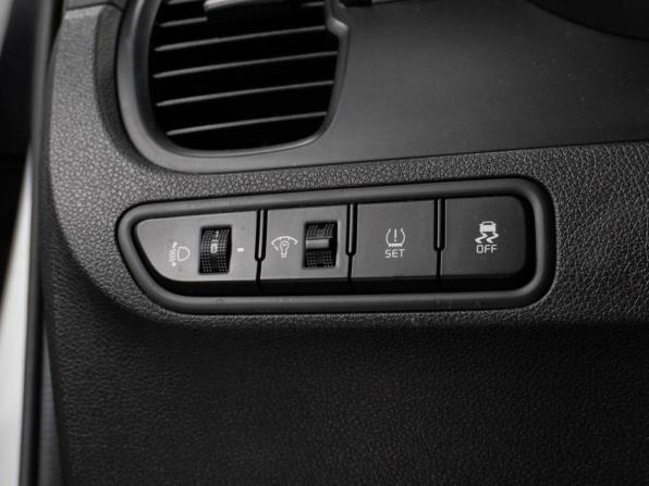 Kia Rio IV с пробегом 2017 года, цена 1 349 000 рублей, 142009 км, седан, Автокод Объявления