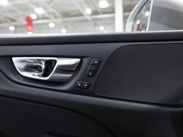 Volvo V60 Cross Country II с пробегом 2020 года, цена 3 549 898 рублей, 118075 км, универсал, Автокод Объявления