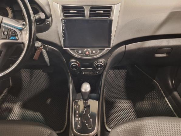 Hyundai Solaris I Рестайлинг с пробегом 2015 года, цена 940 000 рублей, 124538 км, хэтчбек, Автокод Объявления