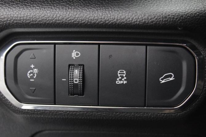 Haval Jolion I Рестайлинг с пробегом 2025 года, цена 2 030 000 рублей, 28463 км, внедорожник, Автокод Объявления
