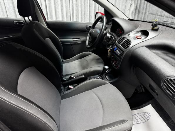 Peugeot 206 с пробегом 2006 года, цена 300 000 рублей, 198216 км, хэтчбек, Автокод Объявления