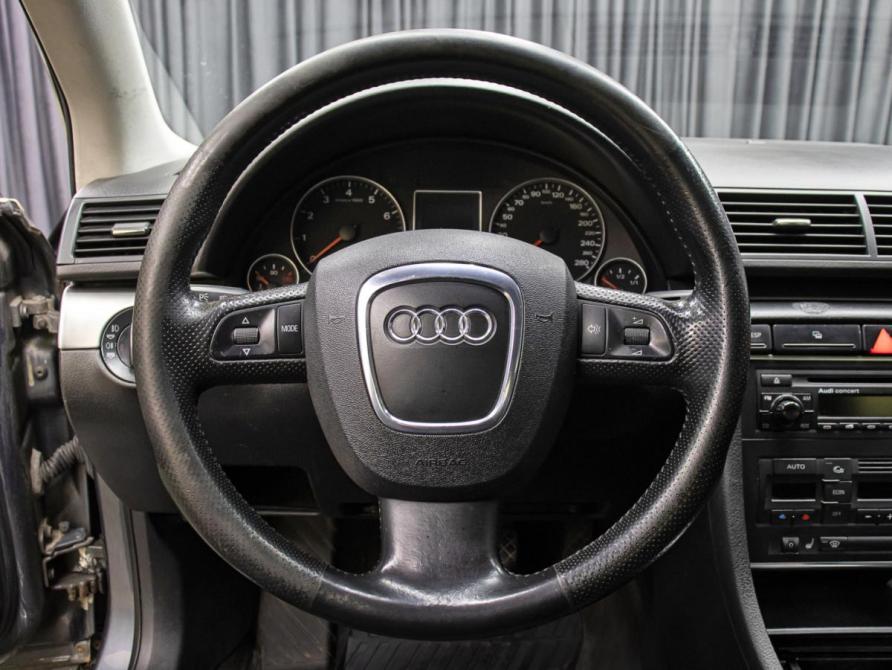 Audi A4 III (B7) Москва  - изображение 16