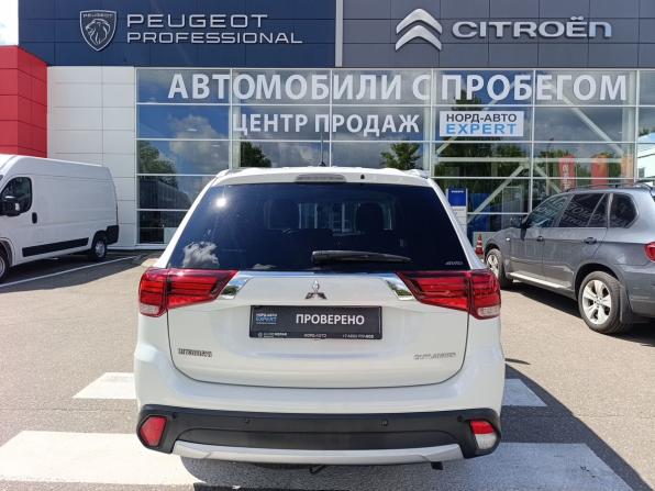 Mitsubishi Outlander III Рестайлинг 2 с пробегом 2015 года, цена 2 080 000 рублей, 118240 км, внедорожник, Автокод Объявления