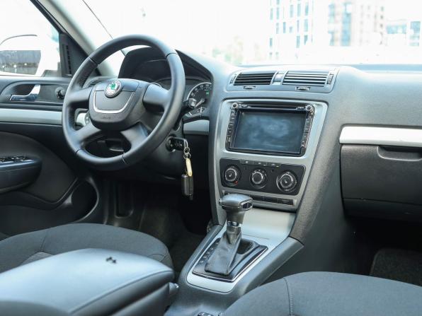 Skoda Octavia II (A5) Рестайлинг с пробегом 2013 года, цена 1 099 000 рублей, 121463 км, лифтбек, Автокод Объявления