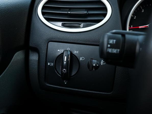 Ford Focus II Рестайлинг с пробегом 2010 года, цена 619 000 рублей, 199198 км, седан, Автокод Объявления
