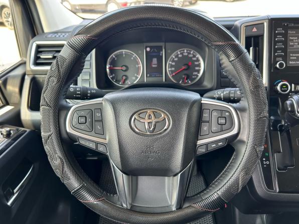 Toyota HiAce H300 с пробегом 2021 года, цена 7 400 000 рублей, 47475 км, минивэн, Автокод Объявления