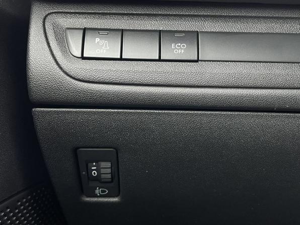 Peugeot 2008 I Рестайлинг с пробегом 2019 года, цена 1 450 000 рублей, 196740 км, внедорожник, Автокод Объявления