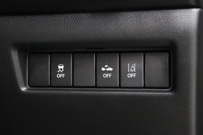 Suzuki Swift V с пробегом 2018 года, цена 1 355 550 рублей, 53082 км, хэтчбек, Автокод Объявления