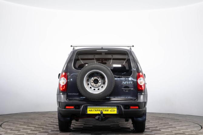 Chevrolet Niva I Рестайлинг с пробегом 2013 года, цена 749 000 рублей, 105000 км, внедорожник, Автокод Объявления