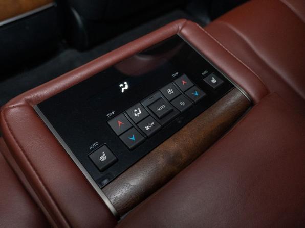 Lexus LX III Рестайлинг 2 с пробегом 2018 года, цена 6 300 000 рублей, 268769 км, внедорожник, Автокод Объявления