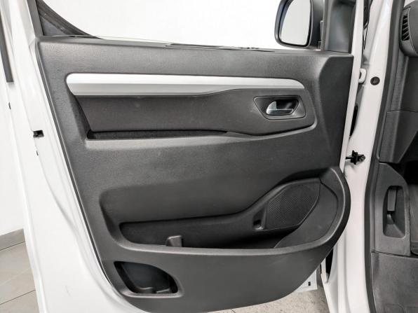 Peugeot Traveller I с пробегом 2019 года, цена 3 150 000 рублей, 42225 км, минивэн, Автокод Объявления