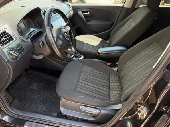 Volkswagen Polo V с пробегом 2012 года, цена 590 000 рублей, 355089 км, седан, Автокод Объявления