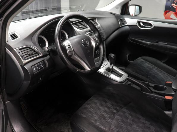 Nissan Tiida II с пробегом 2015 года, цена 1 077 000 рублей, 133400 км, хэтчбек, Автокод Объявления