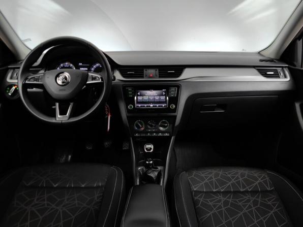 Skoda Rapid I Рестайлинг с пробегом 2019 года, цена 825 000 рублей, 236293 км, лифтбек, Автокод Объявления