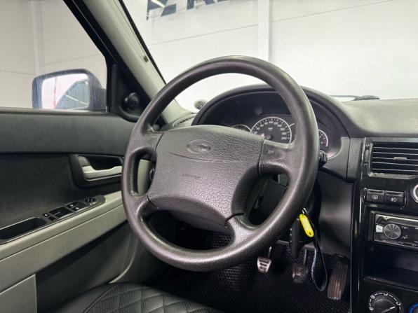 Lada (ВАЗ) Priora I с пробегом 2011 года, цена 250 000 рублей, 180994 км, хэтчбек, Автокод Объявления