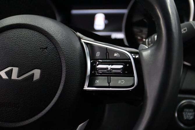 Kia Ceed III Рестайлинг с пробегом 2022 года, цена 2 295 170 рублей, 27393 км, хэтчбек, Автокод Объявления