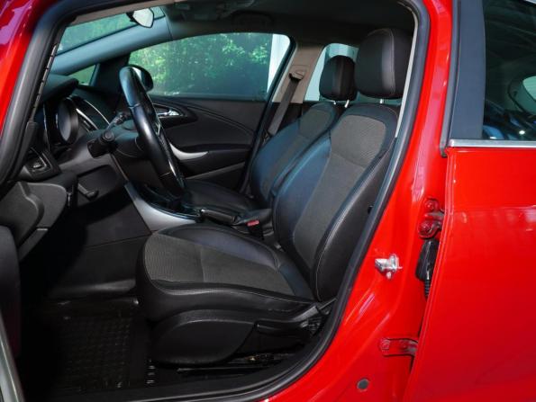 Opel Astra J с пробегом 2011 года, цена 648 000 рублей, 119828 км, хэтчбек, Автокод Объявления
