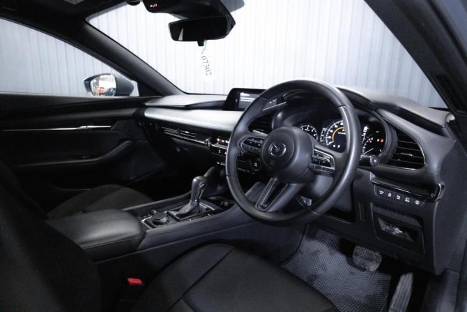 Mazda 3 IV (BP) с пробегом 2019 года, цена 1 499 000 рублей, 102993 км, хэтчбек, Автокод Объявления