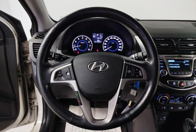Hyundai Solaris I Рестайлинг с пробегом 2015 года, цена 1 300 000 рублей, 104804 км, седан, Автокод Объявления