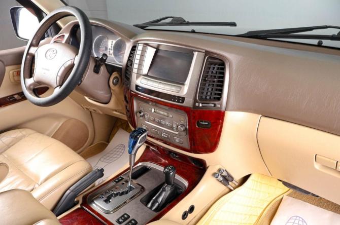 Toyota Land Cruiser 100 Series Рестайлинг 1 с пробегом 2004 года, цена 1 629 000 рублей, 400000 км, внедорожник, Автокод Объявления