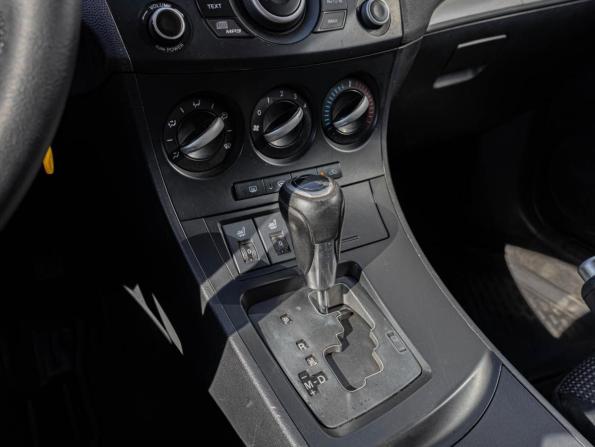 Mazda 3 II (BL) Рестайлинг с пробегом 2012 года, цена 820 000 рублей, 246041 км, седан, Автокод Объявления