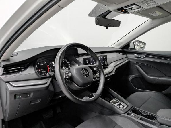 Skoda Octavia IV (A8) с пробегом 2021 года, цена 2 315 000 рублей, 81965 км, лифтбек, Автокод Объявления