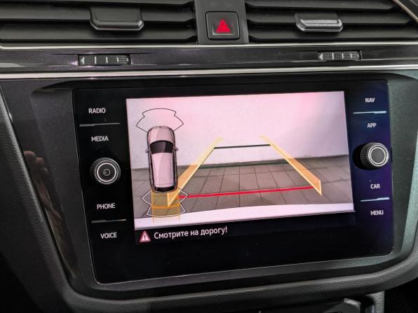 Volkswagen Tiguan II Рестайлинг с пробегом 2021 года, цена 2 790 000 рублей, 59853 км, внедорожник, Автокод Объявления