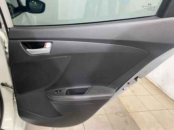 Hyundai Veloster I с пробегом 2015 года, цена 1 249 000 рублей, 144000 км, хэтчбек, Автокод Объявления